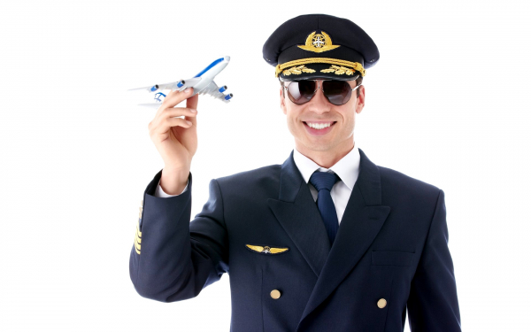 Мужчинна с самолетом
