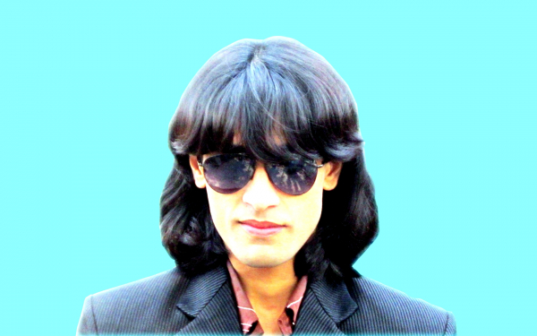 Мужчина брюнет