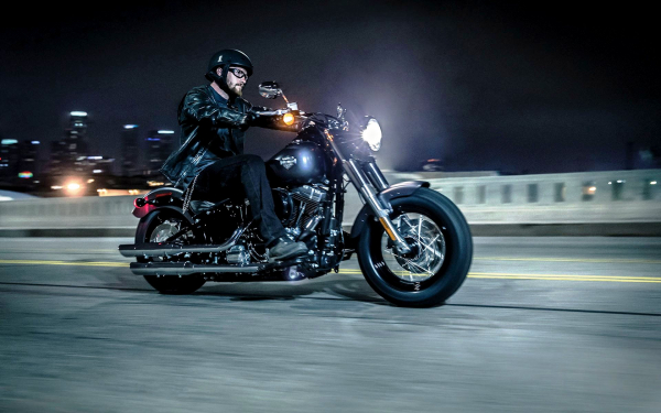 Ночной мотоциклист