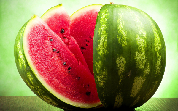 Сладкий сочный арбуз