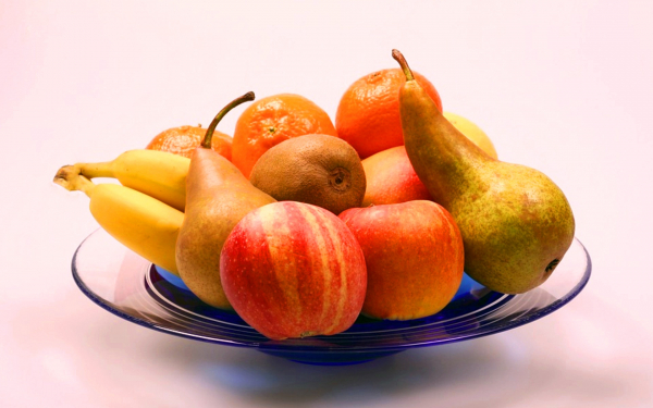 Фрукты в тарелке