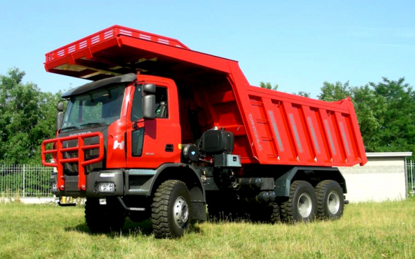 Карьерный самосвал Astra HHD8