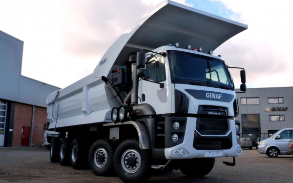 Каьерный самосвал GINAF HD