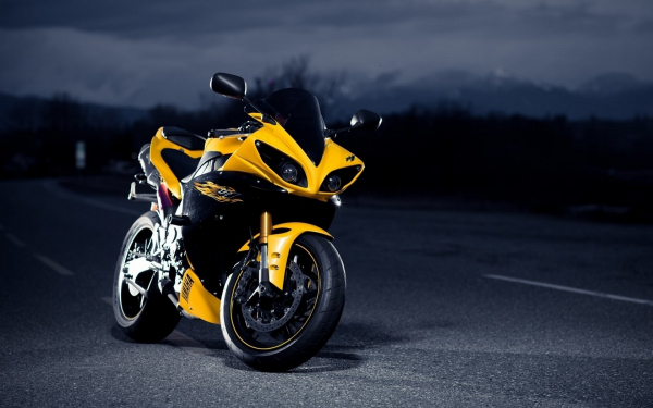 Yamaha R1