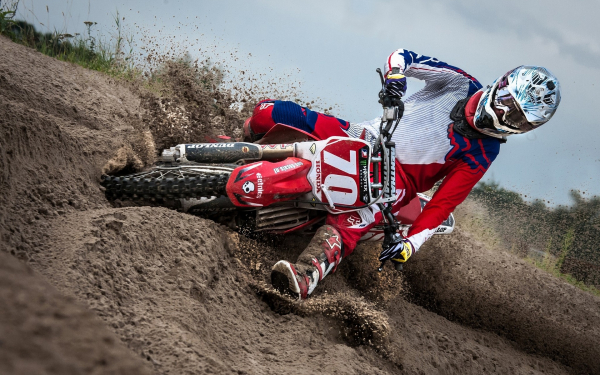 Экстремальный мотокросс