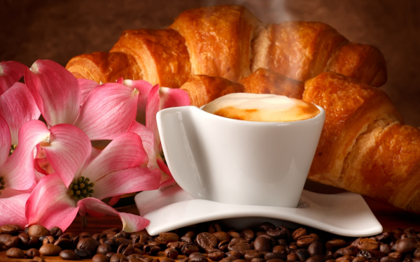 Капучино с круассанами