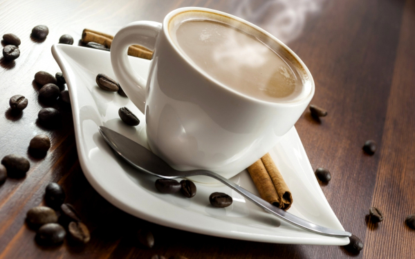Чашка кофе с молоком