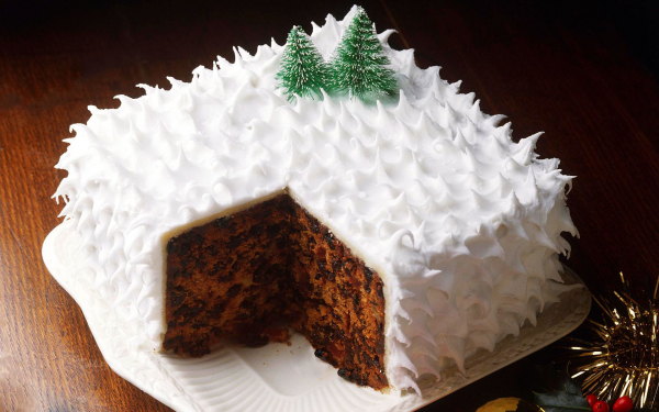 Новогодний торт с изюмом