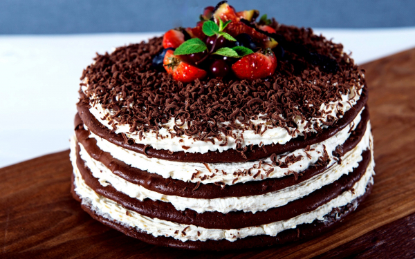 Слоеный шоколадный торт