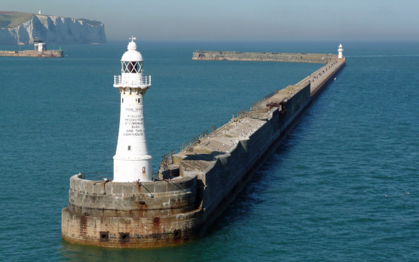 Маяки в Дувре, Англия