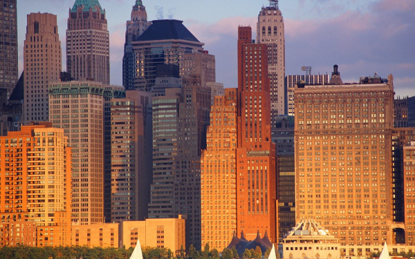Стена небоскребов в Нью-Йорке