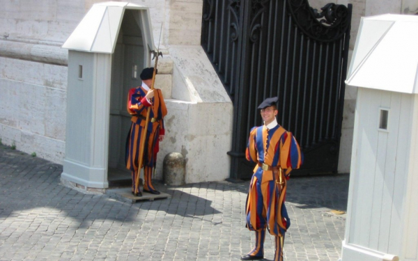 Охрана Ватикана