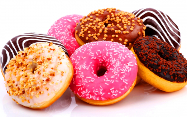 Сладкие пончики в глазури