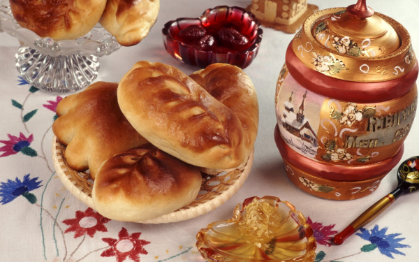 Булочки с вареньем и медом