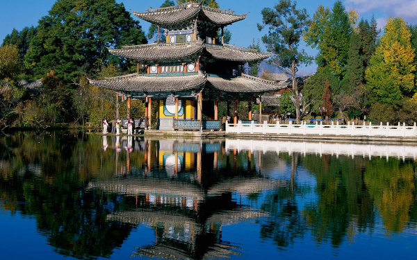 Храм черного дракона в Китае