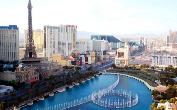 Эйфелева башня в Лас-Вегасе