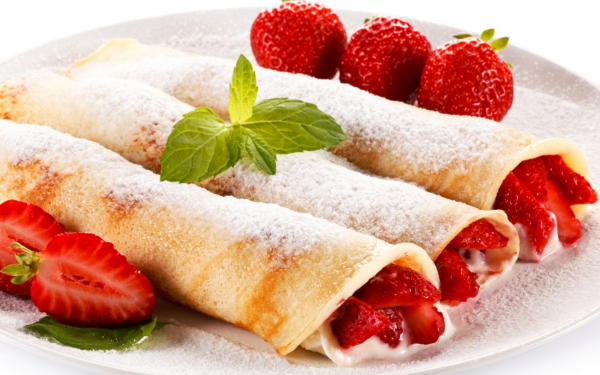 Блинчики с клубникой