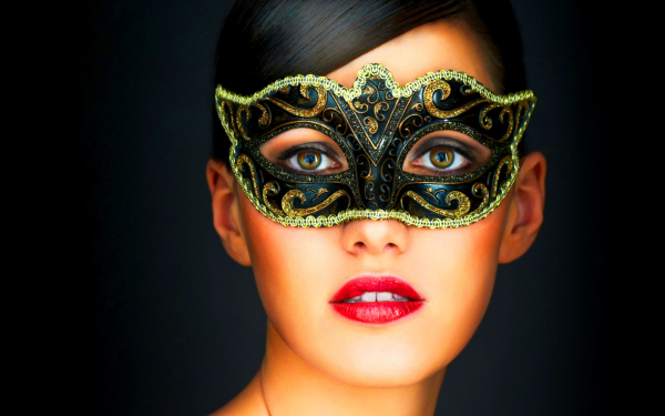 Незнакомка в маске