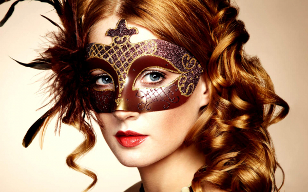 Маска маскарадная