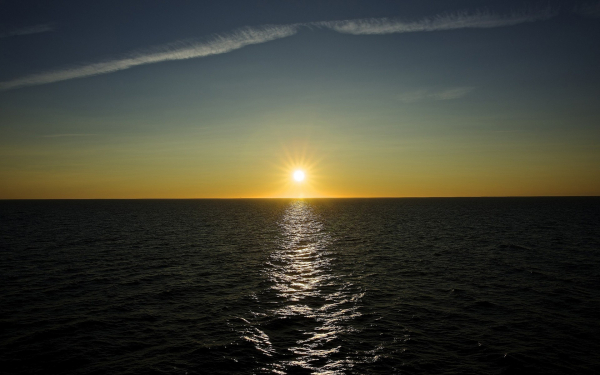 Солнце над морем