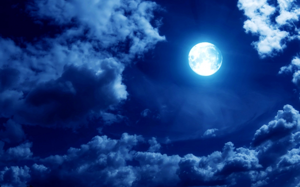 Ярко светит луна