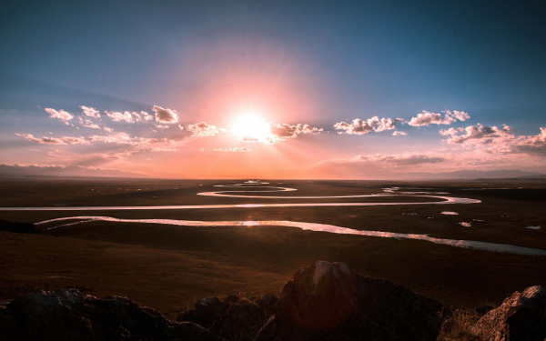 Восход солнца над долиной