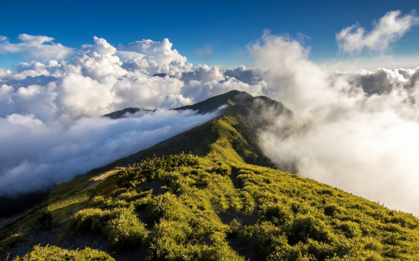 Горы в облаках