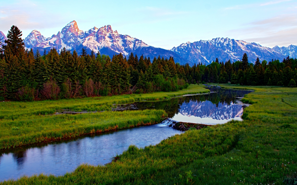 Речка лес горы