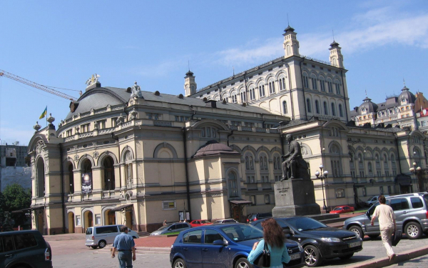 Здание театра В Киеве