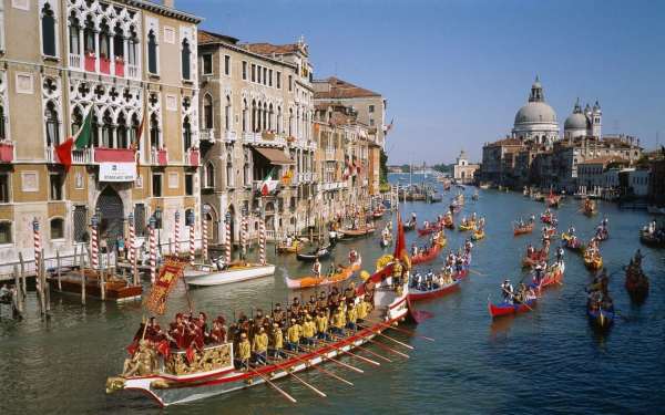 Традиционная регата в Венеции