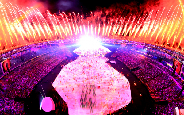 Церемония открытия олимпийских игр  2016 на стадионе Маракана в Рио-де-Жанейро