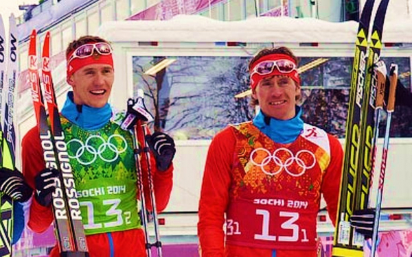 Никита Крюков и Максим Вылегжанин завоевали серебро в лыжном спринте
