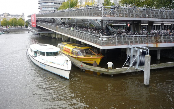 Амстердам город велосипедов