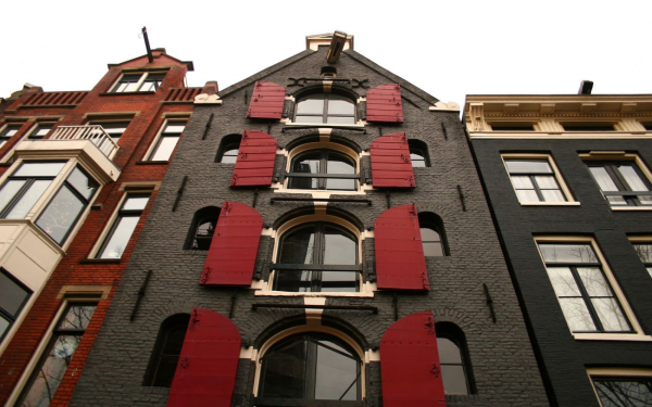 Дом в Амстердаме