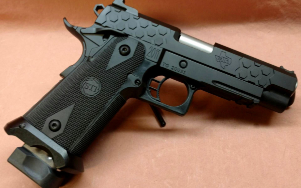 Пистолет STI 2011