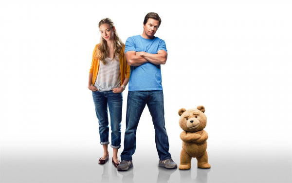 Аманда Сейфрид и Марк Уолберг в фильме Третий лишний