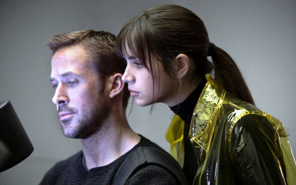 Бегущий по лезвию 2049