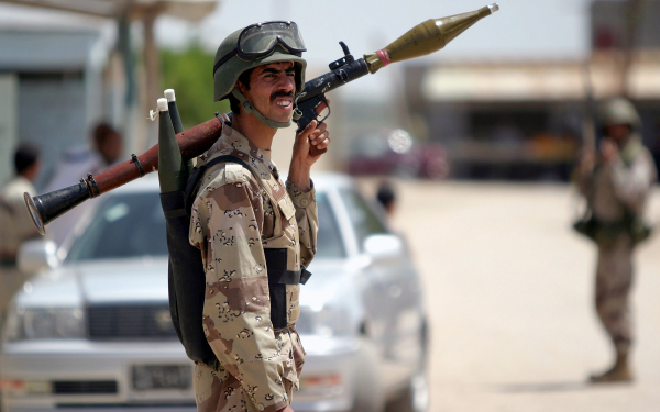 Американский солдат с российским гранатометом РПГ