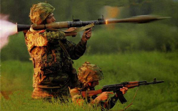 Российские солдаты на стрельбище