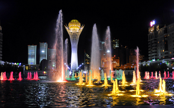 Поющие фонтаны Астаны