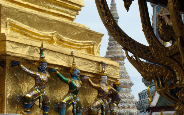 Статуэтки Изумрудного Будды