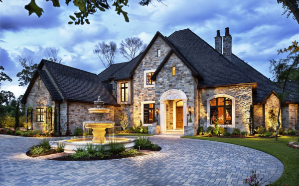 Дом с фонтаном