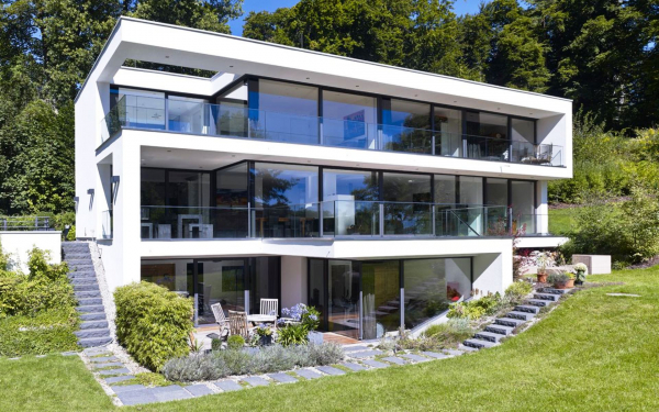 Котедж с панорамным остеклением