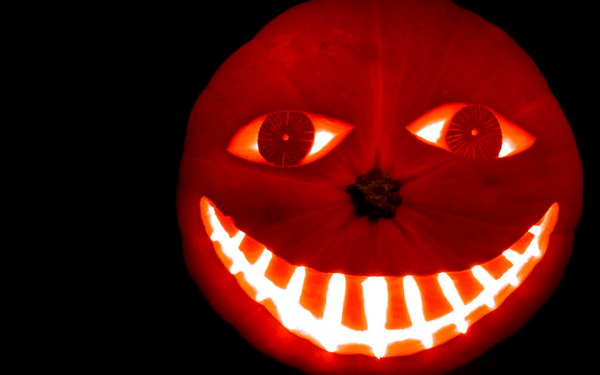 Веселая улыбка Хэллоуина