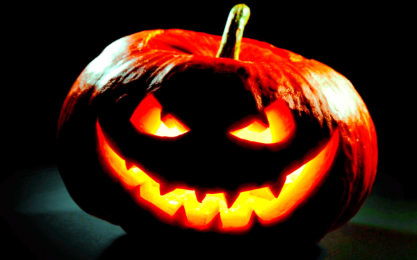 Устрашающая тыква Хэллоуина