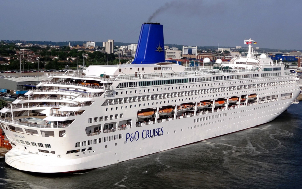 Круизный лайнер Oriana