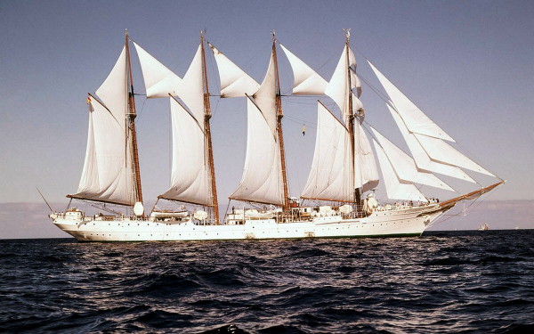 Белый парусник