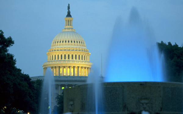 Фонтаны у Капитолия