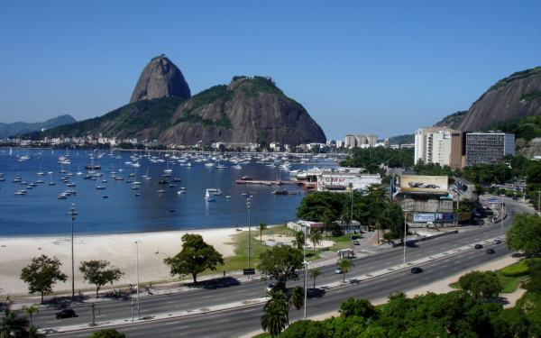 Яхты в бухте Рио - де- Жанейро