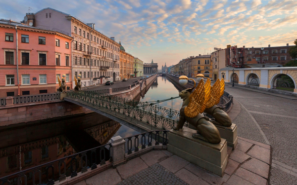 Банковский мост в Санкт-Петербурге